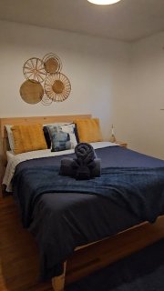 Guests: “We left it pretty clean!”
The Airbnb: Absolutely not. 😂

Good thing hiring a cleaner is as easy as booking the cleaning and letting us deal with the evidence. 🧼🫠

Before ➡️ After